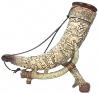 Peter Duemler Germanen Horn W/ Stand